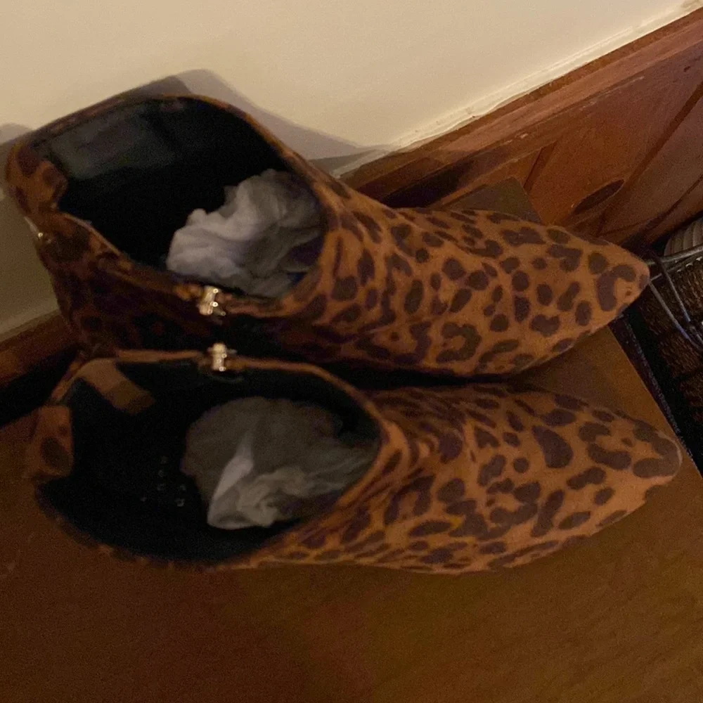 A New Day “Valerie" Brown Leopard Microsuede Ankle Boots - Picture 4 of 7